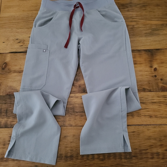Figs Style T21004 Gray Scrub Pants Split Hem Size XS - Picture 8 of 11